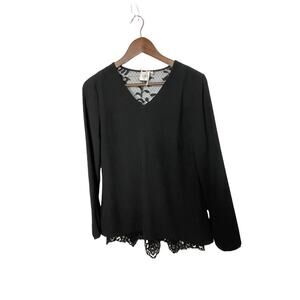 Cabi 3331 Temptest Blouse Womens Size XS Black Long Sleeve‎ Lace Hem Back